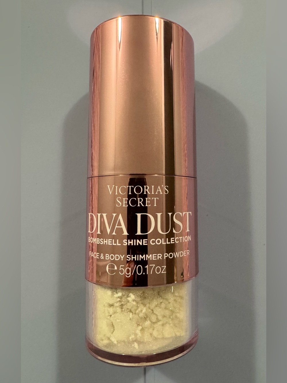 Victoria's Secret Bombshell Shine Diva Dust
Face & Body Shimmer Powder